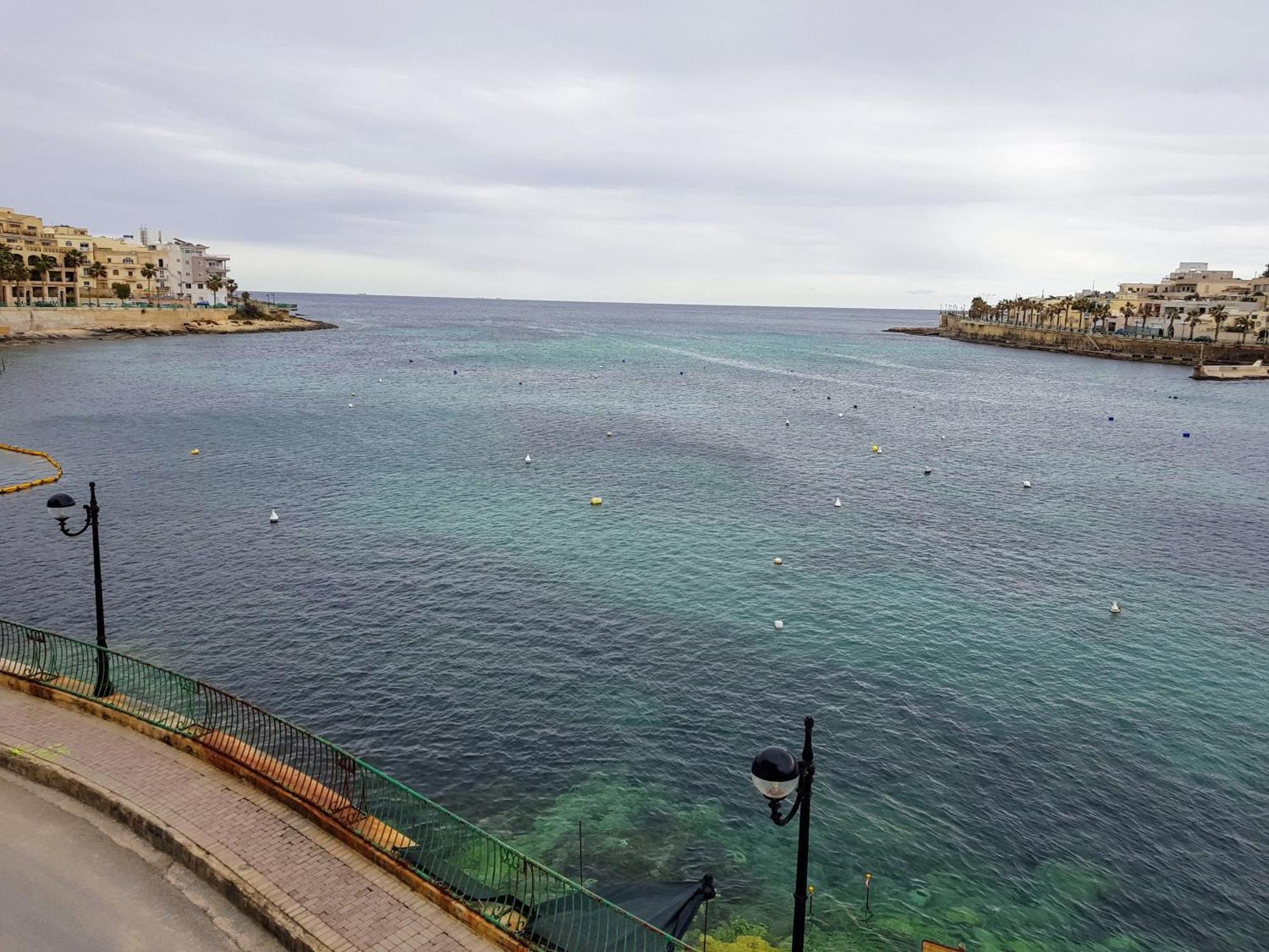 Riviera Holiday Apartments - Seafront - Wifi Marsaskala Pokój zdjęcie
